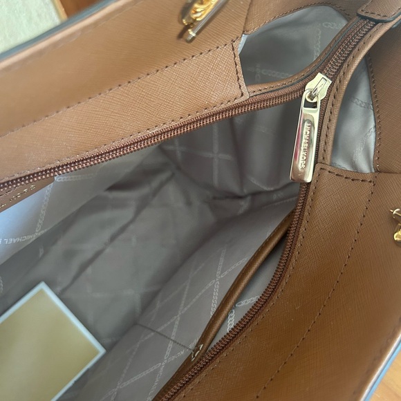 Michael Kors Jet Set Chain shoulder bag - Picture 10 of 13